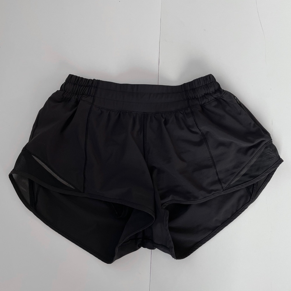 Lululemon Hotty Hot Shorts 2.5